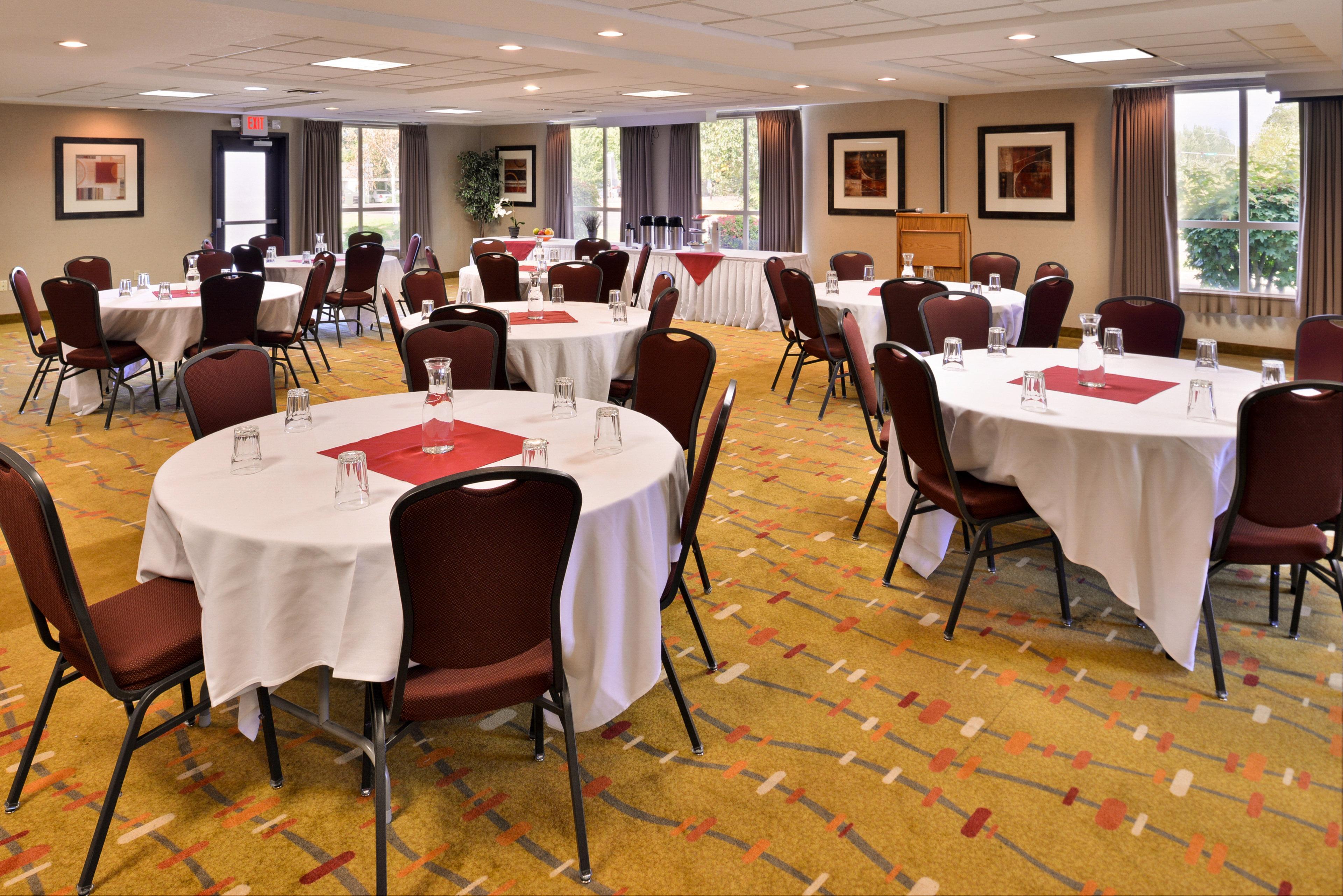 Holiday Inn Express Hotel & Suites Albany By Ihg Exteriör bild