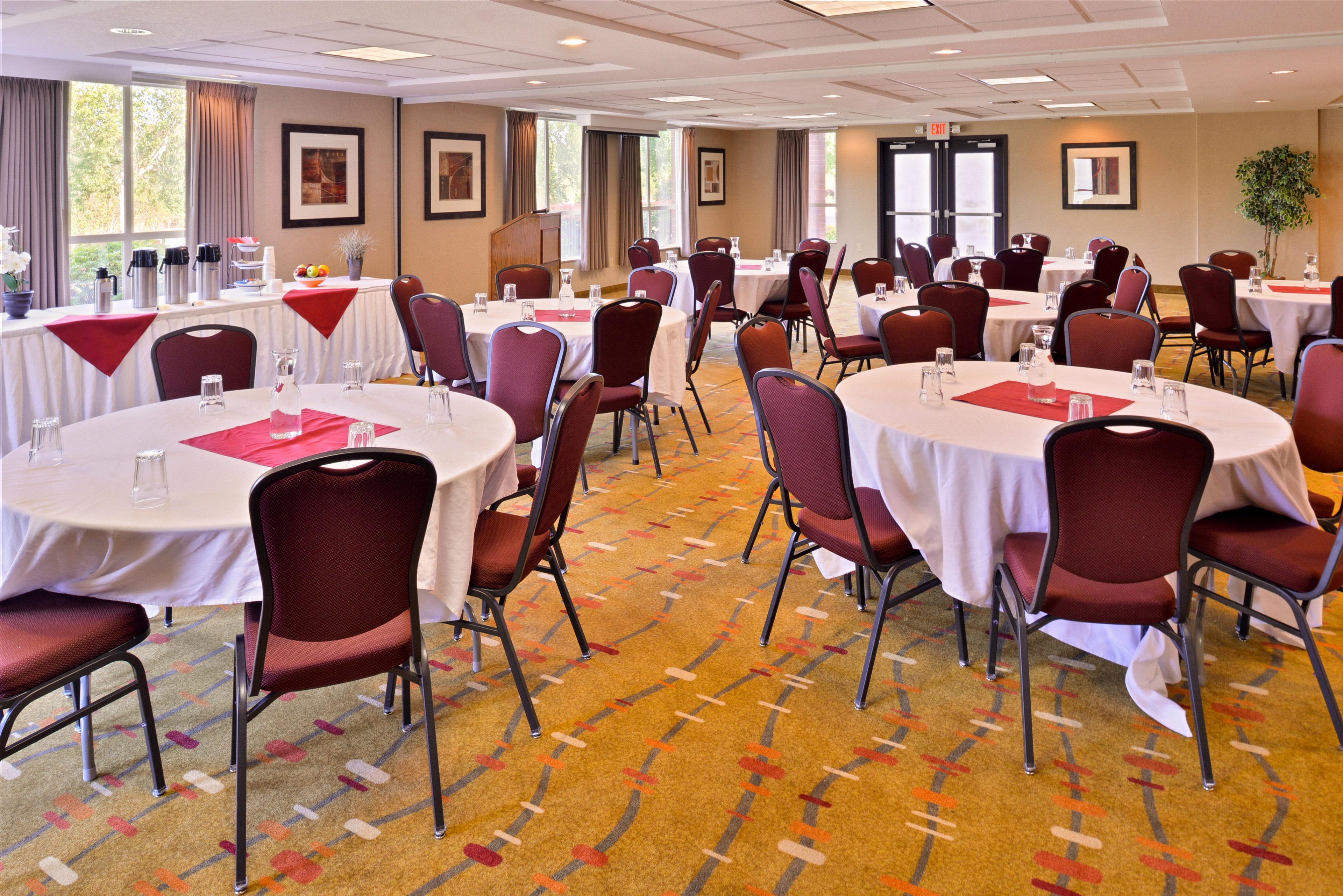 Holiday Inn Express Hotel & Suites Albany By Ihg Exteriör bild