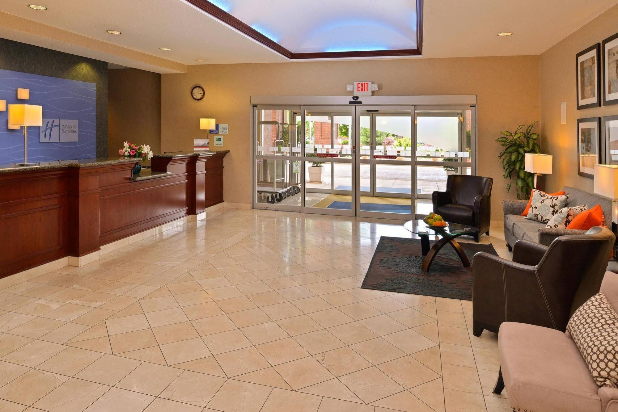 Holiday Inn Express Hotel & Suites Albany By Ihg Exteriör bild